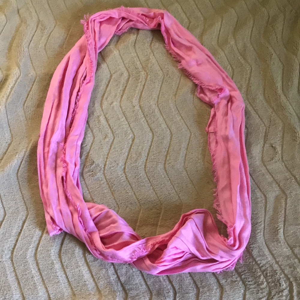 Pink scarf 🧣 - Picture 2 of 4